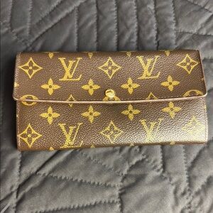 Louis Vuitton Monogram Sarah Wallet
